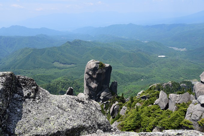 大ヤスリ岩