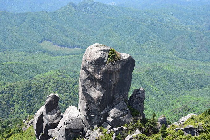 大ヤスリ岩