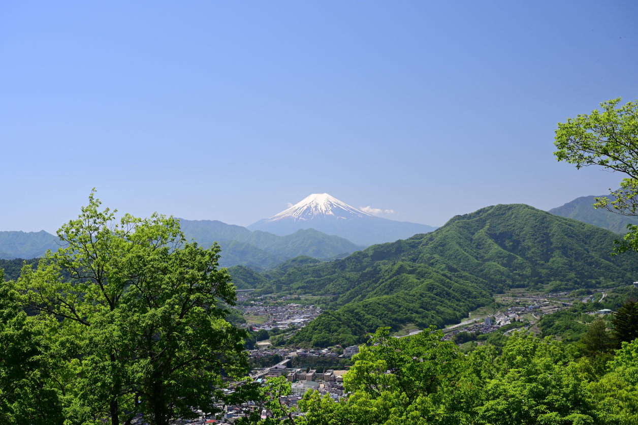 岩殿山