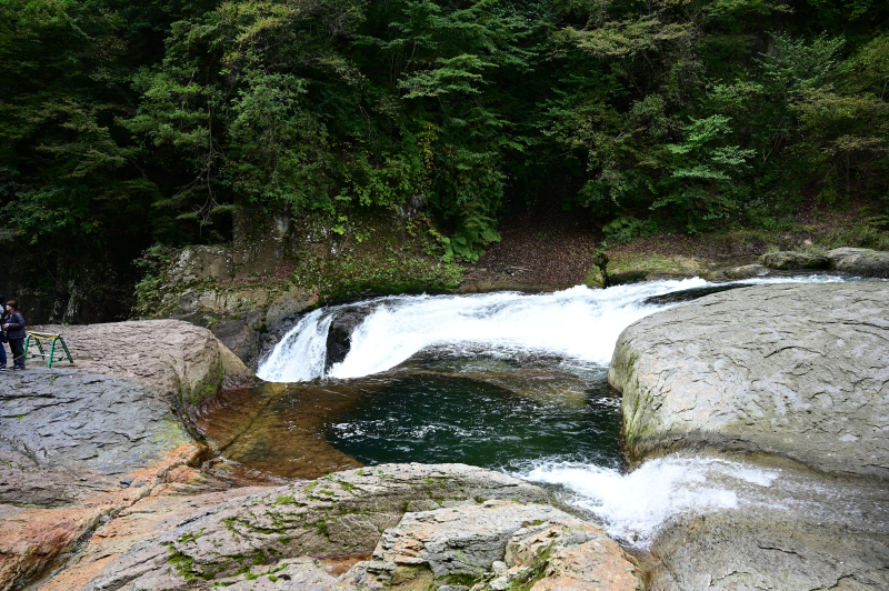 鱒飛の滝
